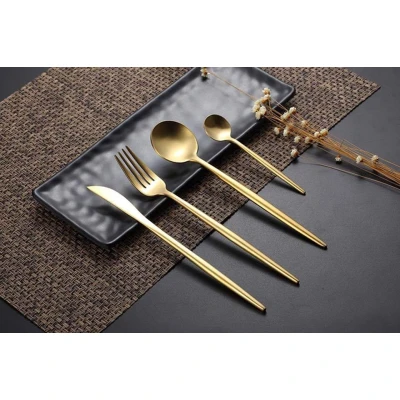 Set de 4 piese tacamuri in stil portughez- culoare auriu