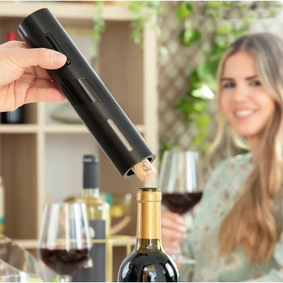 Tirbuson electric pentru sticle de Vin Negru