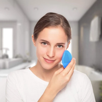 Aparat pentru masaj facial demachiere ROZ