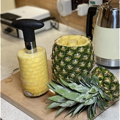 Aparat pentru decojit/feliat ananas Aparat pentru decojit/feliat ananas