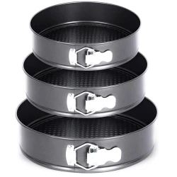 Set 3 tavi de tort cu dimensiuni diferite si fund detasabil 22-24-26 Set 3 tavi de tort cu dimensiuni diferite si fund detasabil 22-24-26