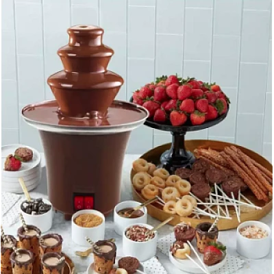 Mini fantana de ciocolata cu 3 nivele Fondue Mini fantana de ciocolata cu 3 nivele Fondue