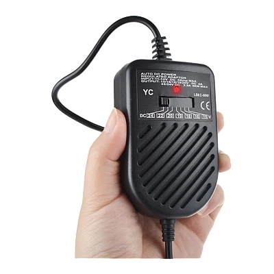 Pachet Incarcator auto universal pentru laptop, 80W cu 8 conectori Pachet Incarcator auto universal pentru laptop, 80W cu 8 conectori