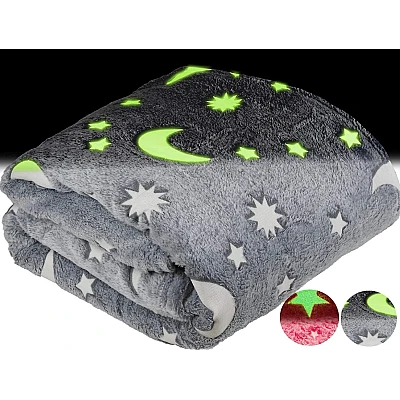 Patura pufoasa fosforescenta stelute GLOW IN THE DARK Patura pufoasa fosforescenta stelute GLOW IN THE DARK