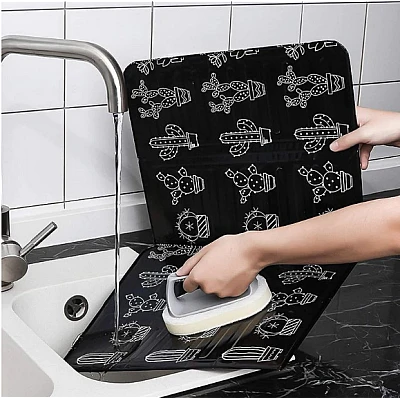 Protectie NEAGRA aragaz din aluminiu ce protejeaza bucataria Protectie NEAGRA aragaz din aluminiu ce protejeaza bucataria