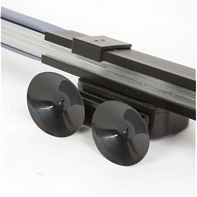Parasolar auto retractabil impotriva razelor UV, fixare prin ventuze 70 cm Parasolar auto retractabil impotriva razelor UV, fixare prin ventuze 70 cm