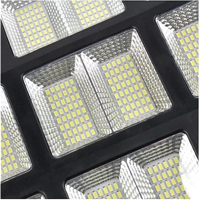 Lampa Solara Stradala TRIPLA cu Panou Solar Incorporat 12 casete Lampa Solara Stradala TRIPLA cu Panou Solar Incorporat 12 casete