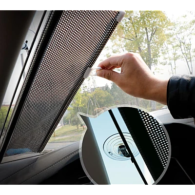 Parasolar auto cu ventuze retractabil negru 68 cm x 125 cm Parasolar auto cu ventuze retractabil negru 68 cm x 125 cm