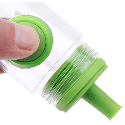 Oliviera cu pulverizator din plastic 4.5x18.2cm Verde Oliviera cu pulverizator din plastic 4.5x18.2cm Verde