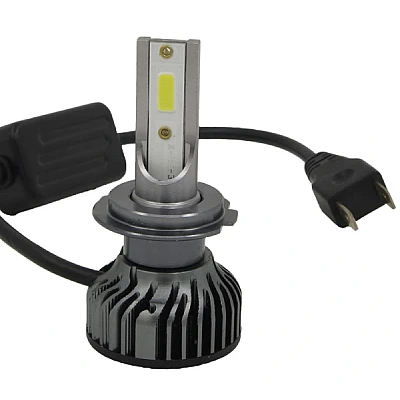 Set becuri LED auto H7 V68 24V putere 120W 1200Lm Set becuri LED auto H7 V68 24V putere 120W 1200Lm
