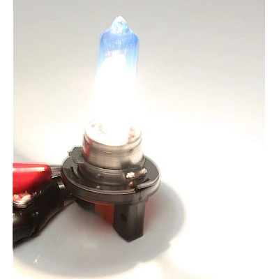 Set 2 becuri auto cu halogen H15 12V putere 15/55W Super White Set 2 becuri auto cu halogen H15 12V putere 15/55W Super White