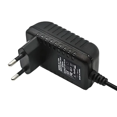 Adaptor priza 240V la 12V convertor cu priza tip bricheta 2A 24W model 1220 Adaptor priza 240V la 12V convertor cu priza tip bricheta 2A 24W model 1220