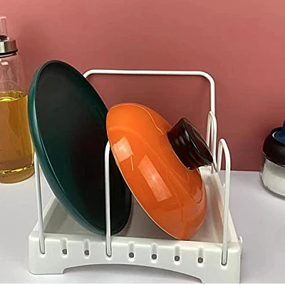 Organizator cu 4 compartimente pentru tigai/capace Organizator cu 4 compartimente pentru tigai/capace