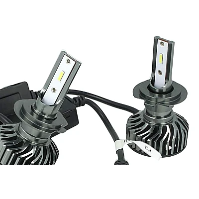 Set becuri H4 V68 24V putere 120W 1200Lm Set becuri H4 V68 24V putere 120W 1200Lm