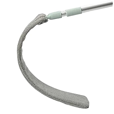 Mop plat retractabil pentru curatarea prafului in spatiile inguste Mop plat retractabil pentru curatarea prafului in spatiile inguste