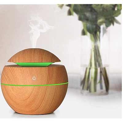 Mini Umidificator rotund 130 ml cu incarcare USB si lumina led Mini Umidificator rotund 130 ml cu incarcare USB si lumina led