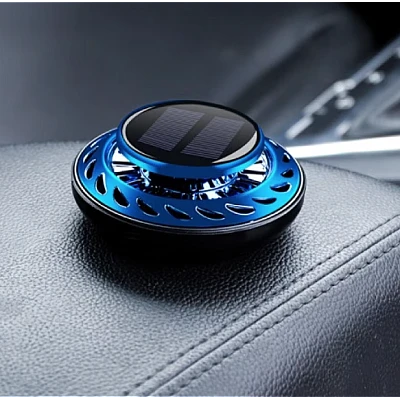 Odorizant auto cu incarcare solara ROTUND rezerve reutilizabile model minimalist Odorizant auto cu incarcare solara ROTUND rezerve reutilizabile model minimalist