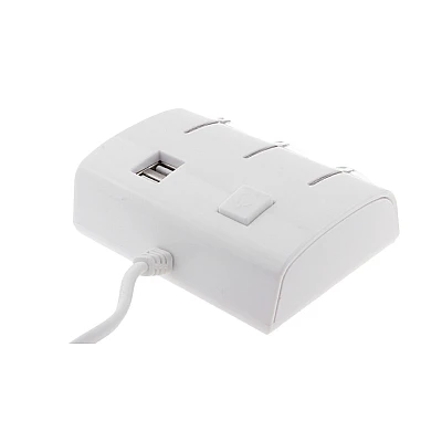 Priza Bricheta Auto Cu 3 Iesiri + 2 USB-uri Pentru Alimentare Dispozitive Alb Priza Bricheta Auto Cu 3 Iesiri + 2 USB-uri Pentru Alimentare Dispozitive Alb