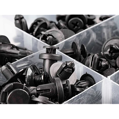 Set 620 piese cleme clipsuri si pini fixare auto plastic Set 620 piese cleme clipsuri si pini fixare auto plastic