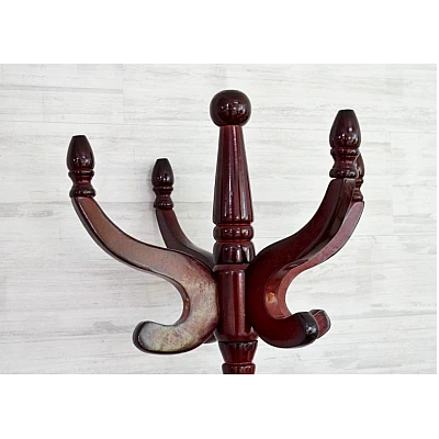 Cuier lemn model pom maro Cuier lemn model pom maro