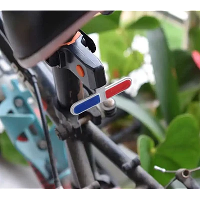 Stop bicicleta model stroboscop rosu albastru Stop bicicleta model stroboscop rosu albastru