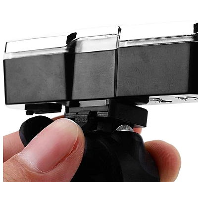Lampa spate pentru bicicleta ZH 1808 cu lumina in 3 culori Lampa spate pentru bicicleta ZH 1808 cu lumina in 3 culori