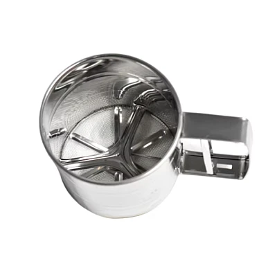 Cana cu sita pentru cernut faina,zahar pudra inox 250 gr Cana cu sita pentru cernut faina,zahar pudra inox 250 gr