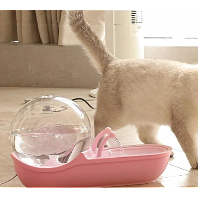 Dispenser de apa pentru animalute cu rezervor tip melc Dispenser de apa pentru animalute cu rezervor tip melc