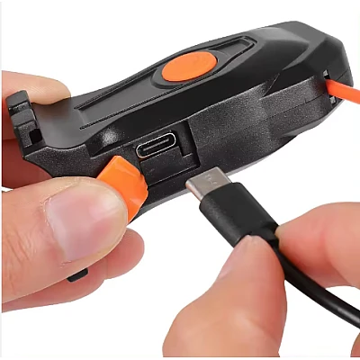 Stop spate pentru bicicleta 8821 cu LED ALBASTRU Stop spate pentru bicicleta 8821 cu LED ALBASTRU