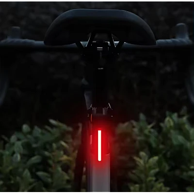 Stop spate pentru bicicleta 8821 cu LED ROSU Stop spate pentru bicicleta 8821 cu LED ROSU