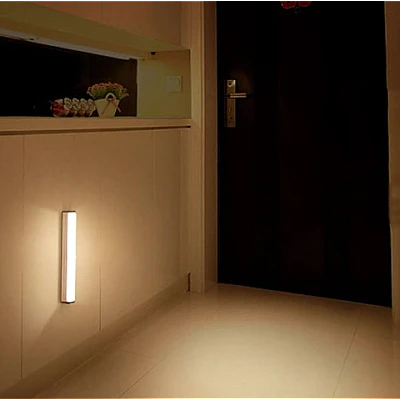 Lampa LED cu senzor de miscare pentru dressing baie hol portabila lumina calda Lampa LED cu senzor de miscare pentru dressing baie hol portabila lumina calda