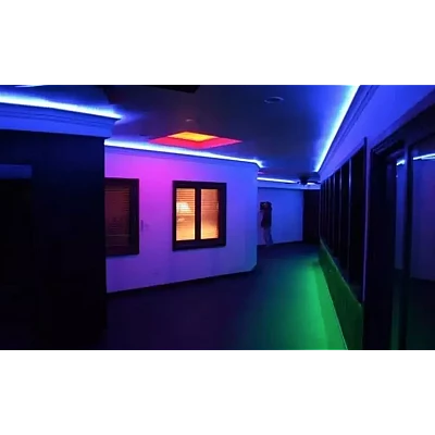 Kit Banda LED RGB cu Telecomanda 300 LED uri Lungime 5m 220V BS Kit Banda LED RGB cu Telecomanda 300 LED uri Lungime 5m 220V BS