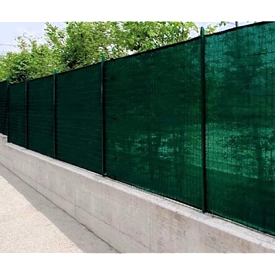 Plasa din panza pentru gard Verde Dimensiuni 1M x 25M Plasa din panza pentru gard Verde Dimensiuni 1M x 25M