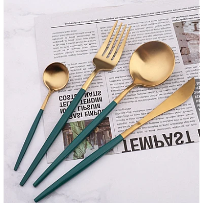 Set de 24 tacamuri elegante si rafinate cu un finisaj luxos VERDE cu AURIU Set de 24 tacamuri elegante si rafinate cu un finisaj luxos VERDE cu AURIU