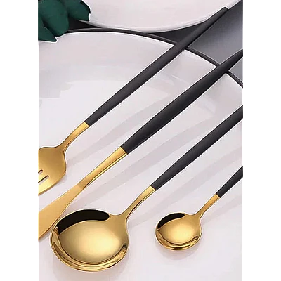 Set de 24 tacamuri elegante si rafinate cu un finisaj luxos NEGRU cu AURIU