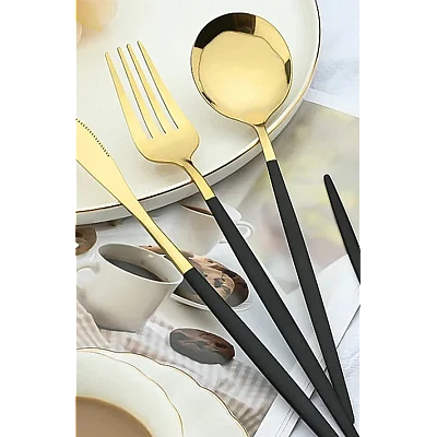 Set de 24 tacamuri elegante si rafinate cu un finisaj luxos NEGRU cu AURIU