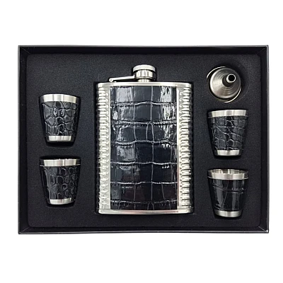 Set Cadou Plosca cu 4 Pahare si palnie model NEGRU cu ARGINTIU Set Cadou Plosca cu 4 Pahare si palnie model NEGRU cu ARGINTIU