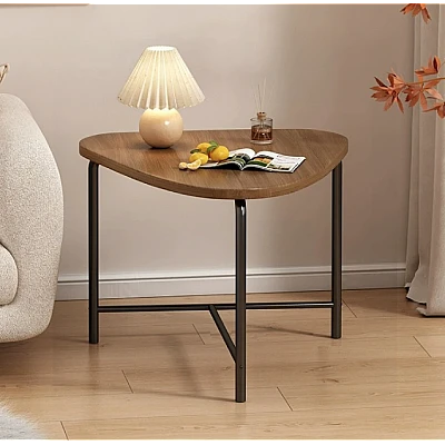 Masuta triunghiulara pentru cafea blat MDF cadru metalic 64 x 52 x 51 cm natur cu negru Masuta triunghiulara pentru cafea blat MDF cadru metalic 64 x 52 x 51 cm natur cu negru