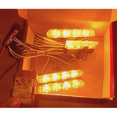 Set 4 stroboscoape pentru grila cu 4 leduri lumina galbena telecomana