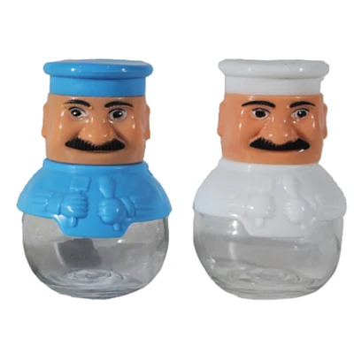 Set 2 solnite pentru sare si piper in forma de bucatar Set 2 solnite pentru sare si piper in forma de bucatar