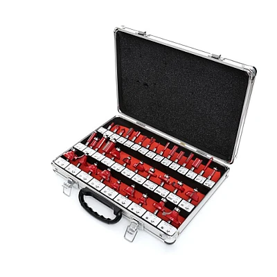 Set 35 Freze pentru lemn geanta aluminiu diametru 6 mm Set 35 Freze pentru lemn geanta aluminiu diametru 6 mm