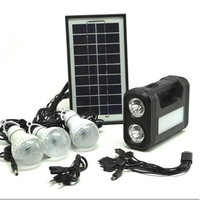 Kit solar GD-Lite 8017 dotat cu dispozitive USB cu 3 becuri LED + acumulator de mare capacitate