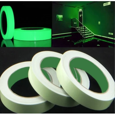 UB Set 2 Benzi fosforescente autoadezive rola 3 m lungime lumineaza verde
