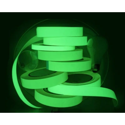 UB Set 2 Benzi fosforescente autoadezive rola 3 m lungime lumineaza verde