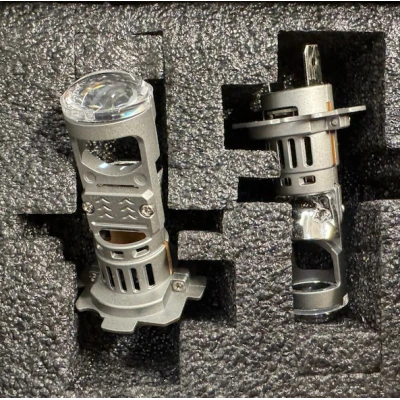 Set 2 becuri auto H7 putere 200W cu lupa de 23000LM Alb Rece 6500K