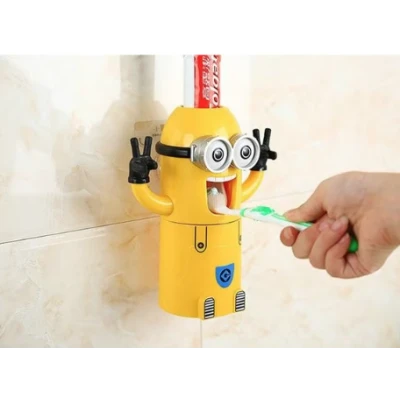 Dozator Minion pasta de dinti si periute