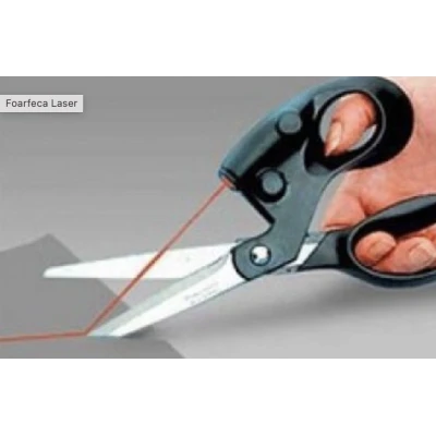 Foarfeca cu indicator luminos pentru taiat cu precizie