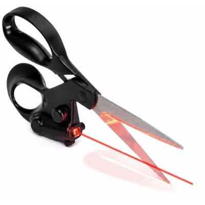 Foarfeca cu indicator luminos pentru taiat cu precizie