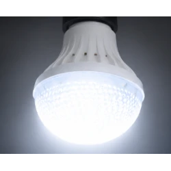 Bec LED 12V 7W cu Fasung E27 Lumina Alb Rece pentru rulota camping si sisteme solare