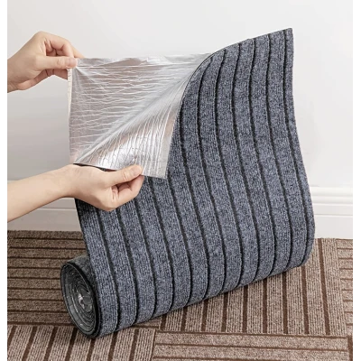 Rola Covoras Antiderapant Autoadeziv pentru Hol si Interior GRI cu Dungi Negre 40 × 300 cm